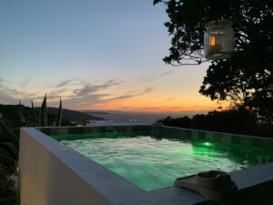 Piscine lumineuse Cagnes sur mer par Yunta genèse